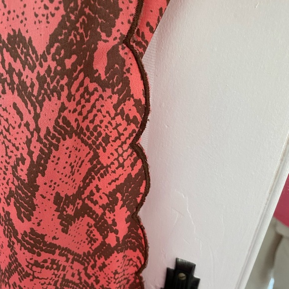 Single sleeve-Off the Shoulder Pink & Brown Belle Gray Dress by Lisa Rinna - Picture 4 of 5